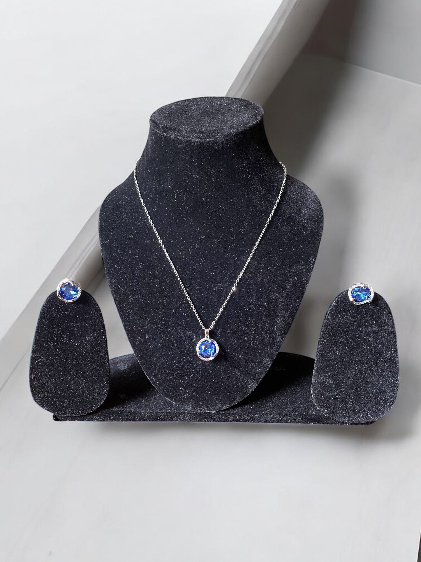 Midnight Blue Solitaire Pendant & Stud Earrings Set
