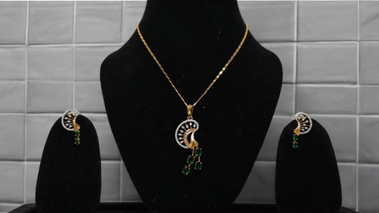 Emerald Swirl Pendant Set