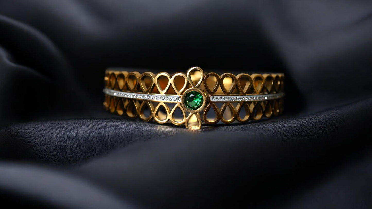 Emerald Glow Loop-Cut Designer Bracelet