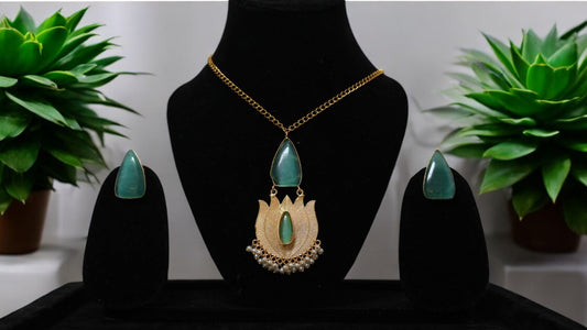 Lotus Charm Uncut Jewellery Set