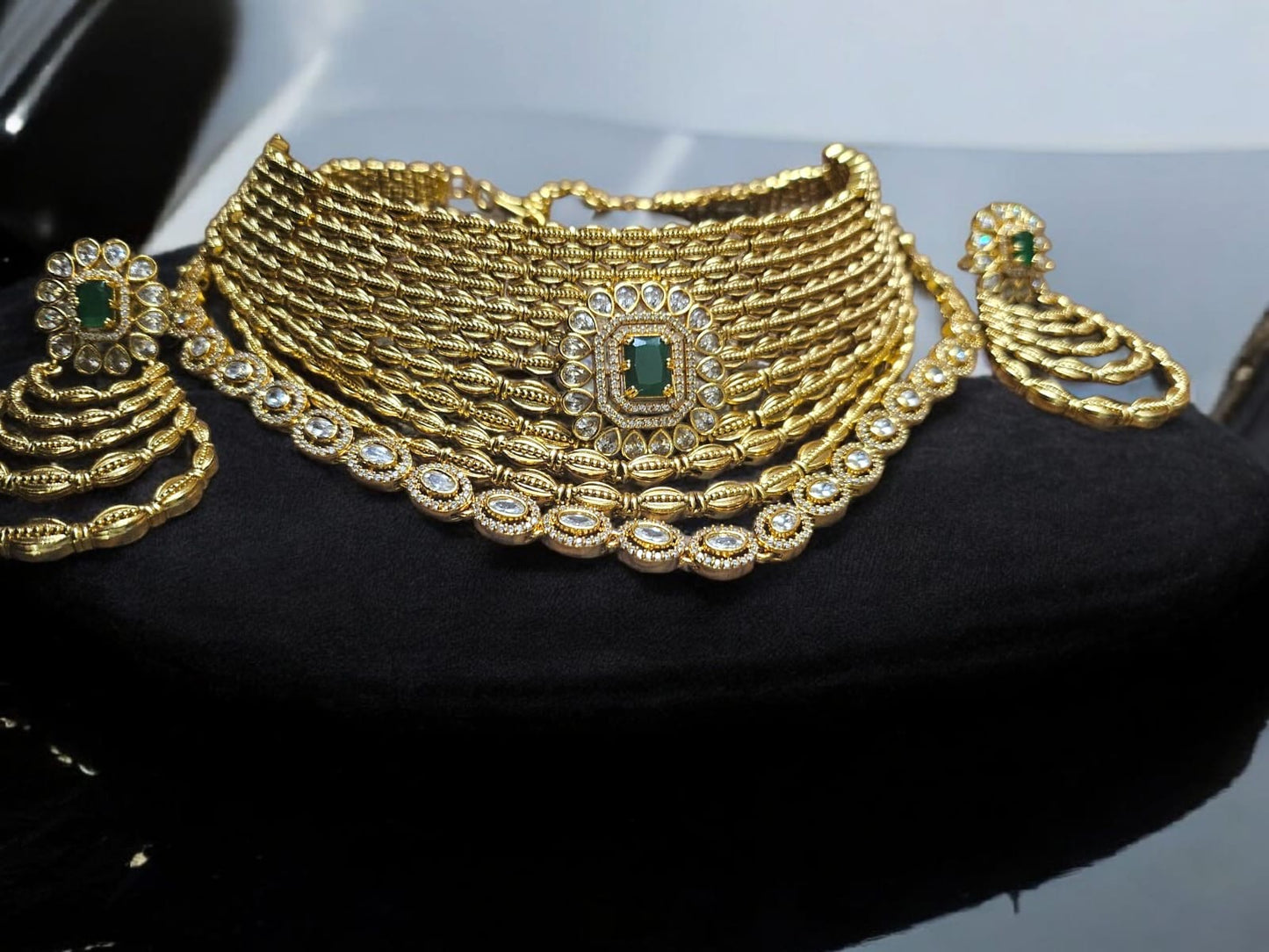 Zamindari Royal Emerald Layered Necklace Set