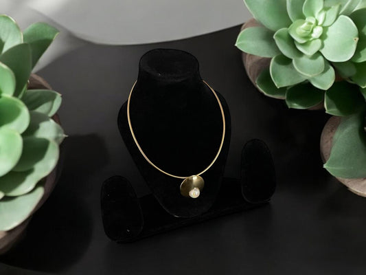 Eclipse Glow Hasli Necklace