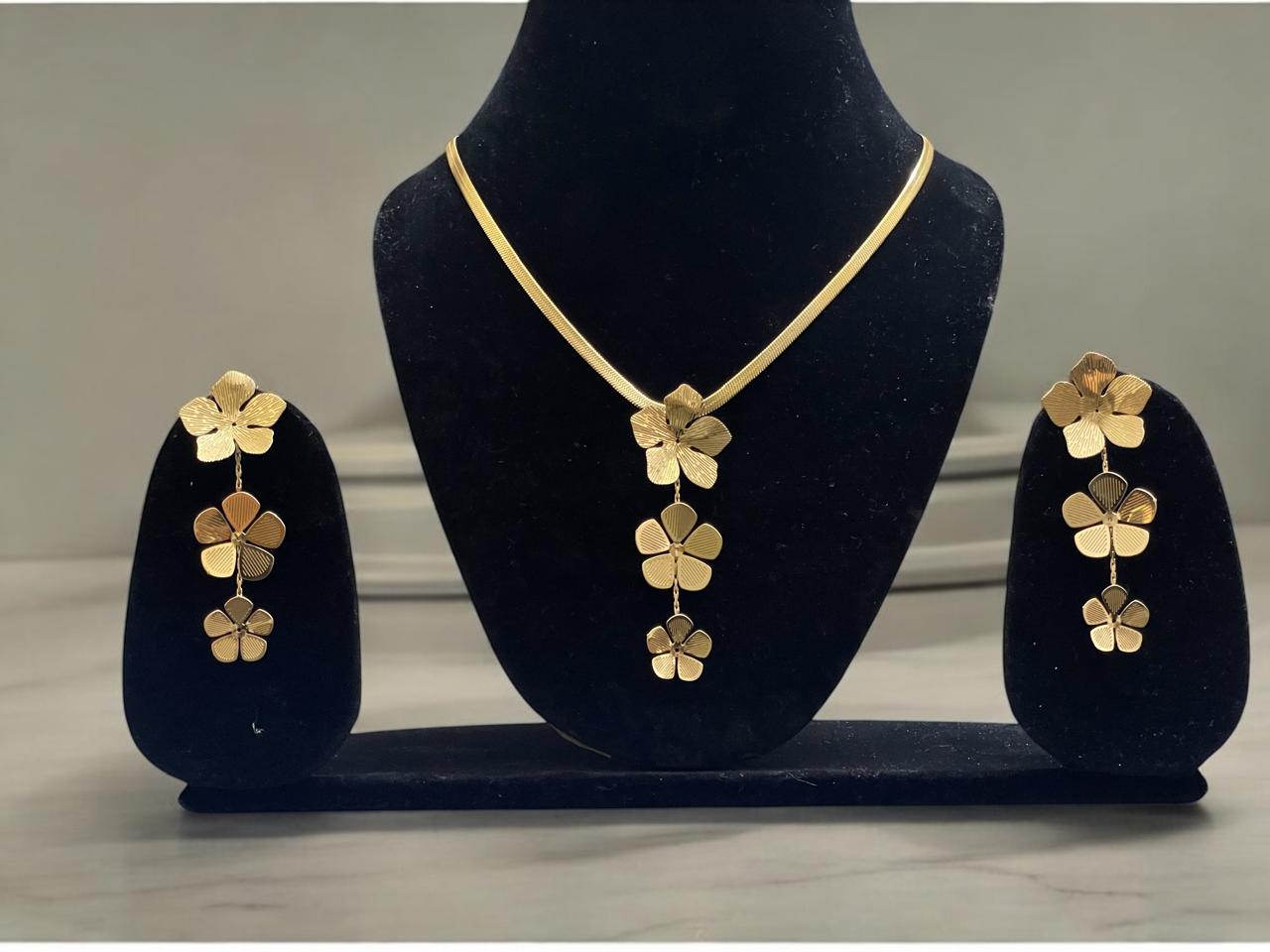 Golden Bloom Jewellery Set