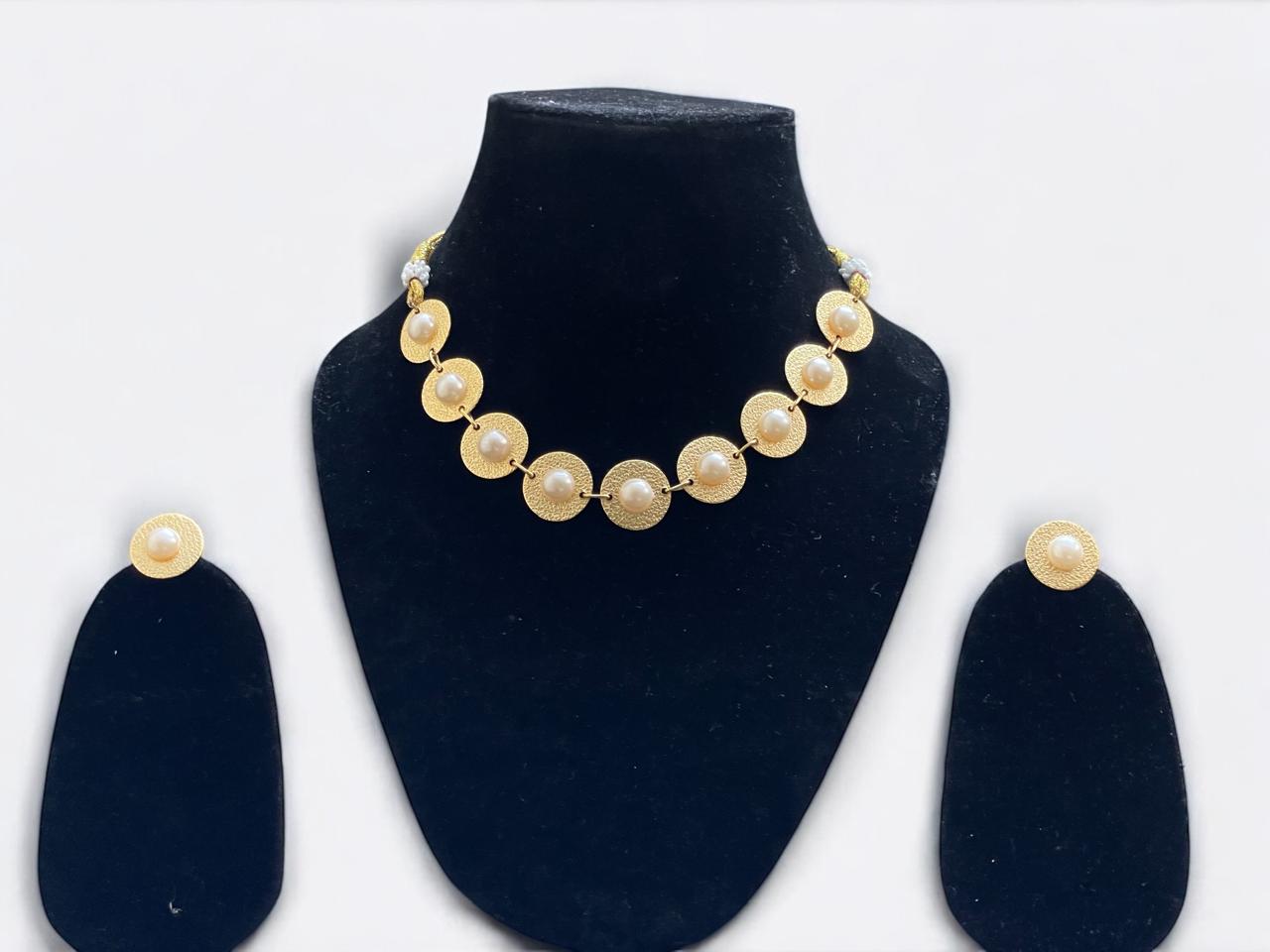 Classic Pearl Coin Set