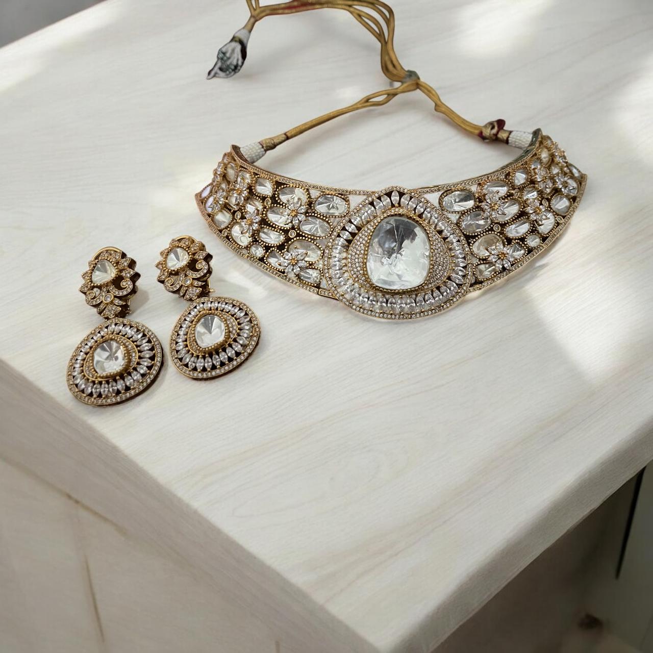 Royal Mirror Glow Choker Set