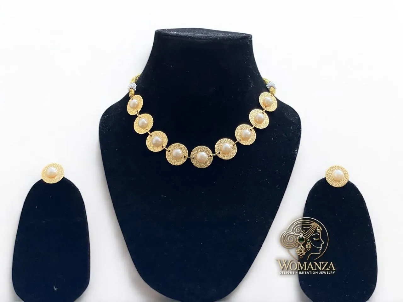 Classic Pearl Coin Set