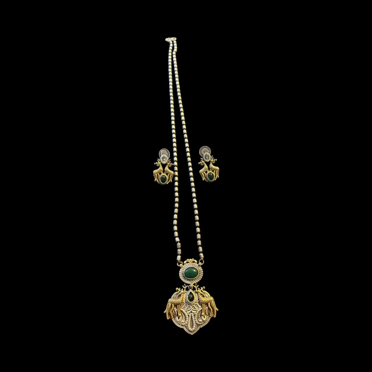 Antique Green Stone Deer Motif Necklace Set with Earrings