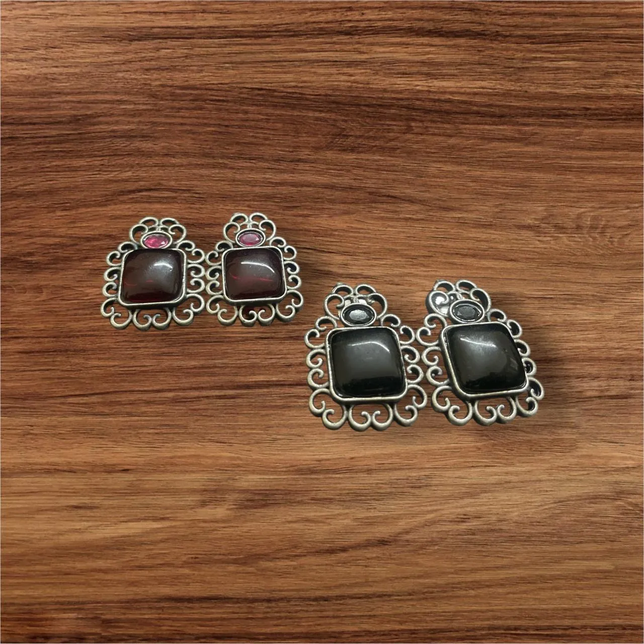 Dual-Tone Square Stud Earrings in Black & Maroon with Scroll Frame