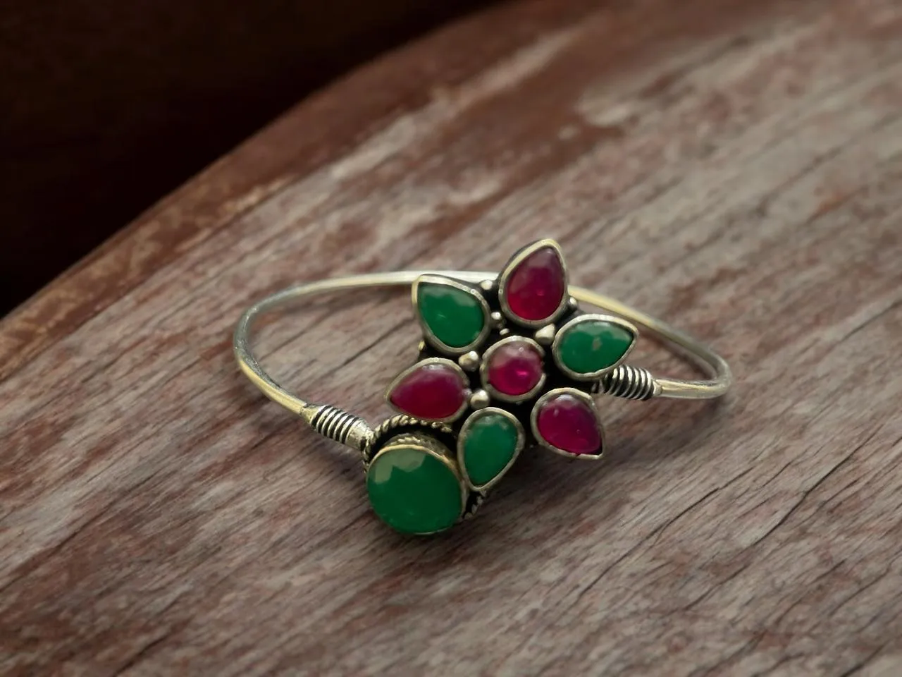 Red & Green Stone Floral Oxidised Adjustable Bangle