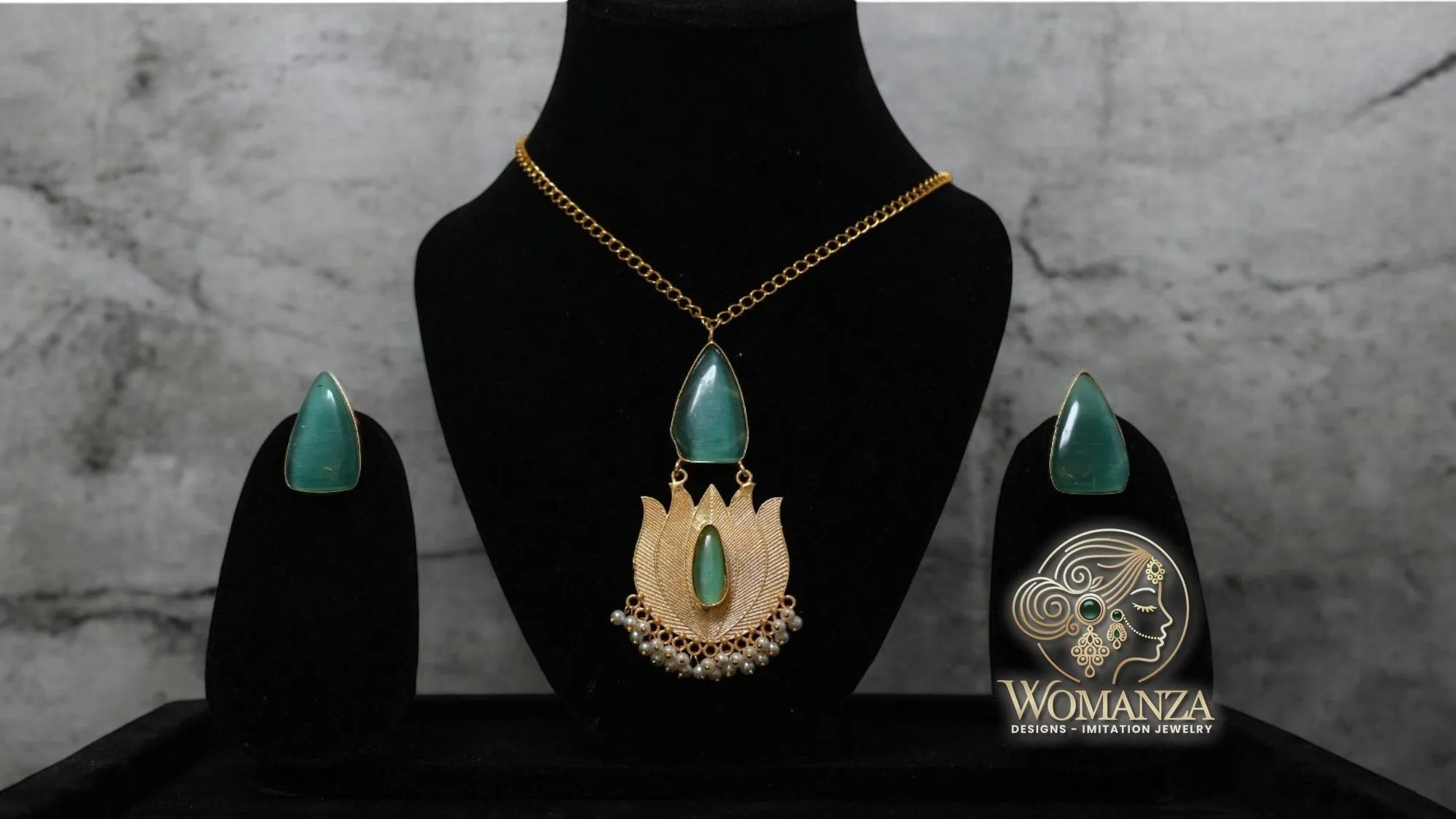 Lotus Charm Uncut Jewellery Set