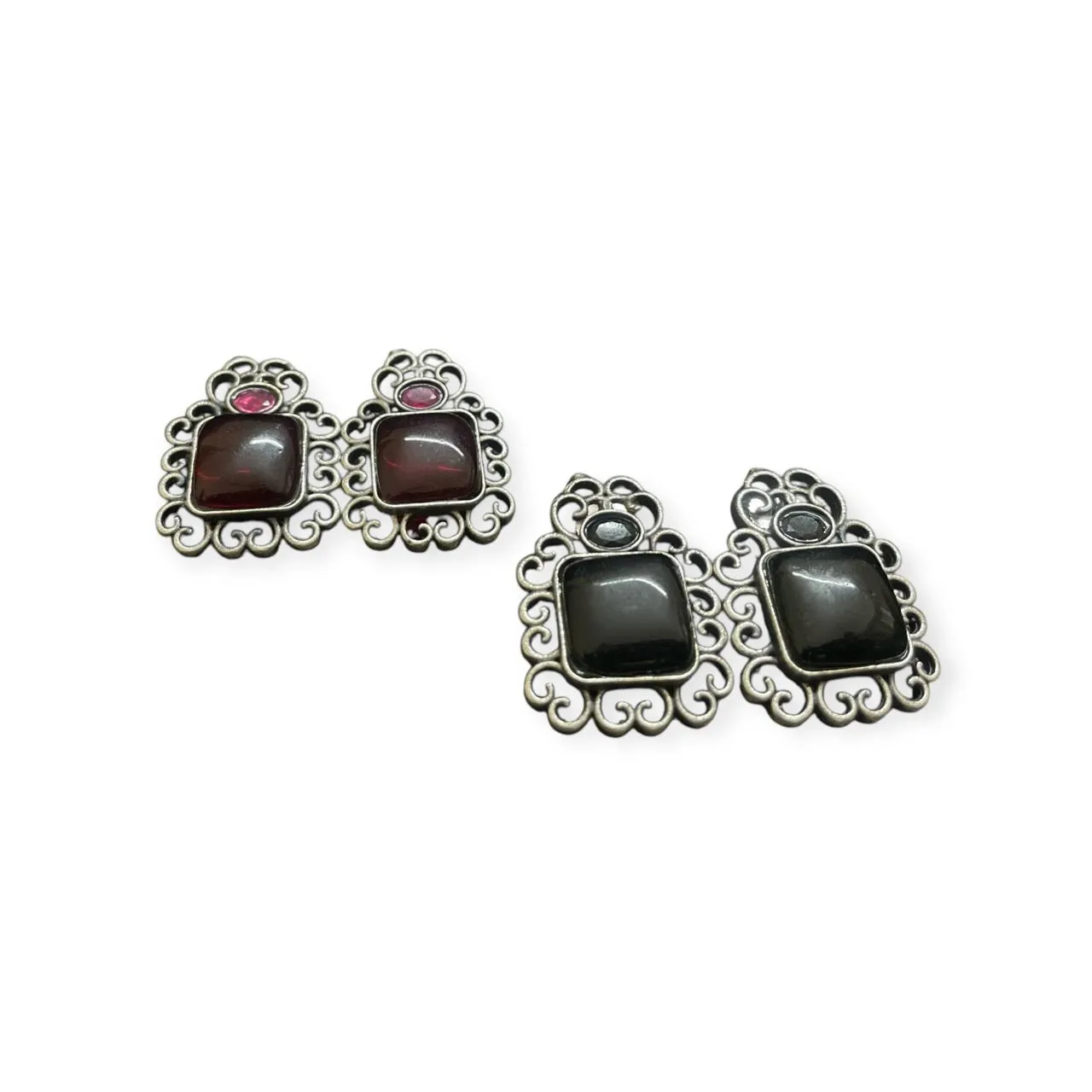 Dual-Tone Square Stud Earrings in Black & Maroon with Scroll Frame