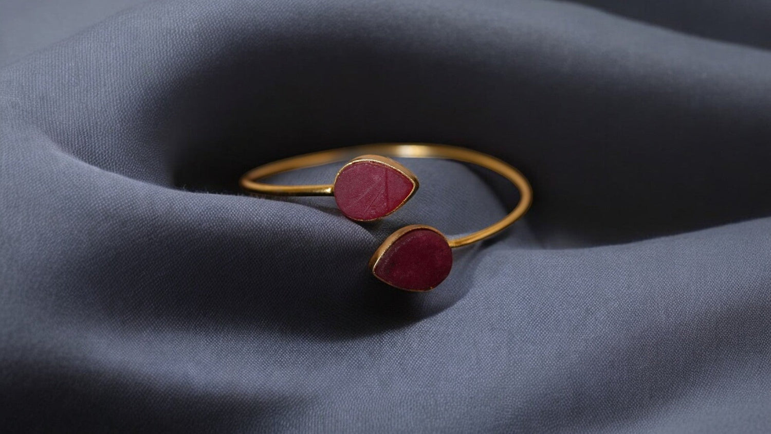 Minimalist Jewellery for Everyday Chic