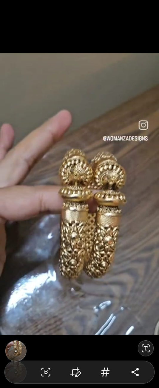 Royal Twin Lion Temple Kada