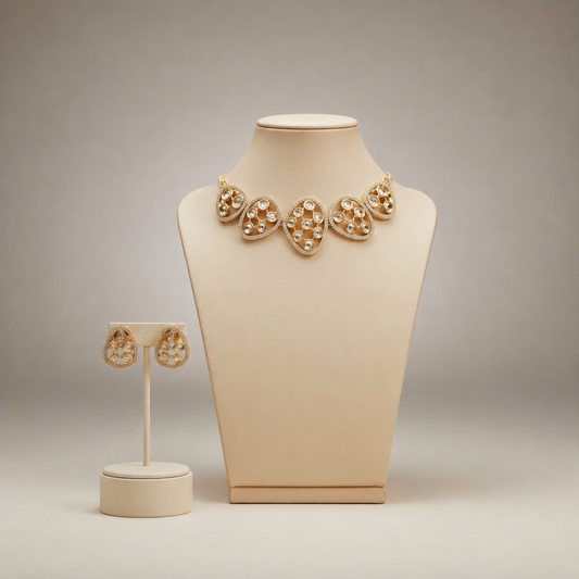 Contemporary Gold-Plated Open Pebble Choker Set with Kundan-Style Accents