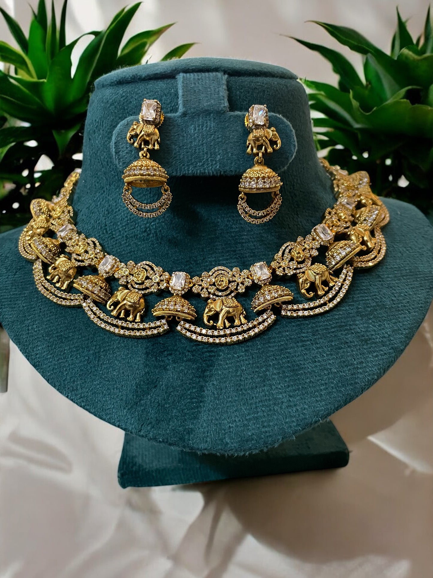 Royal Elephant Motif Temple Necklace Set