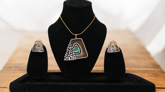 Emerald Radiance Pendant Set