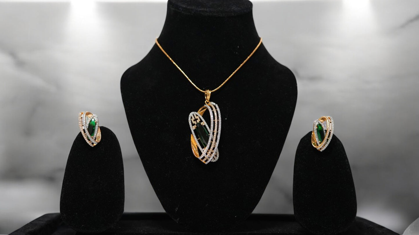 Emerald Glimmer Pendant Set