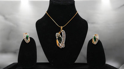 Emerald Glimmer Pendant Set