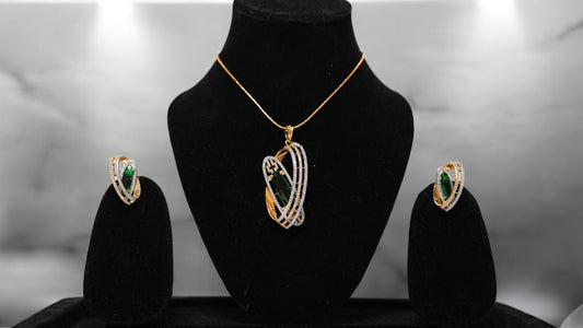 Emerald Glimmer Pendant Set