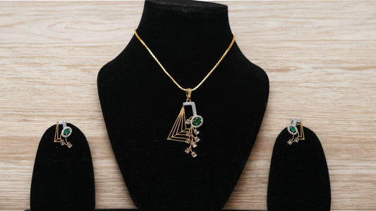 Emerald Frame Pendant Set