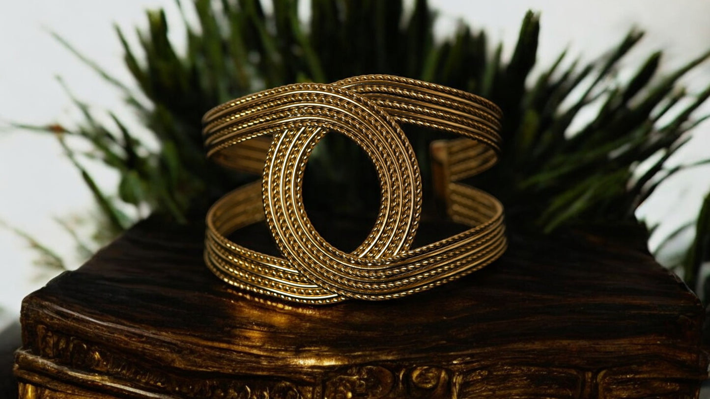 Twisted Rope Circle Cuff Bracelet