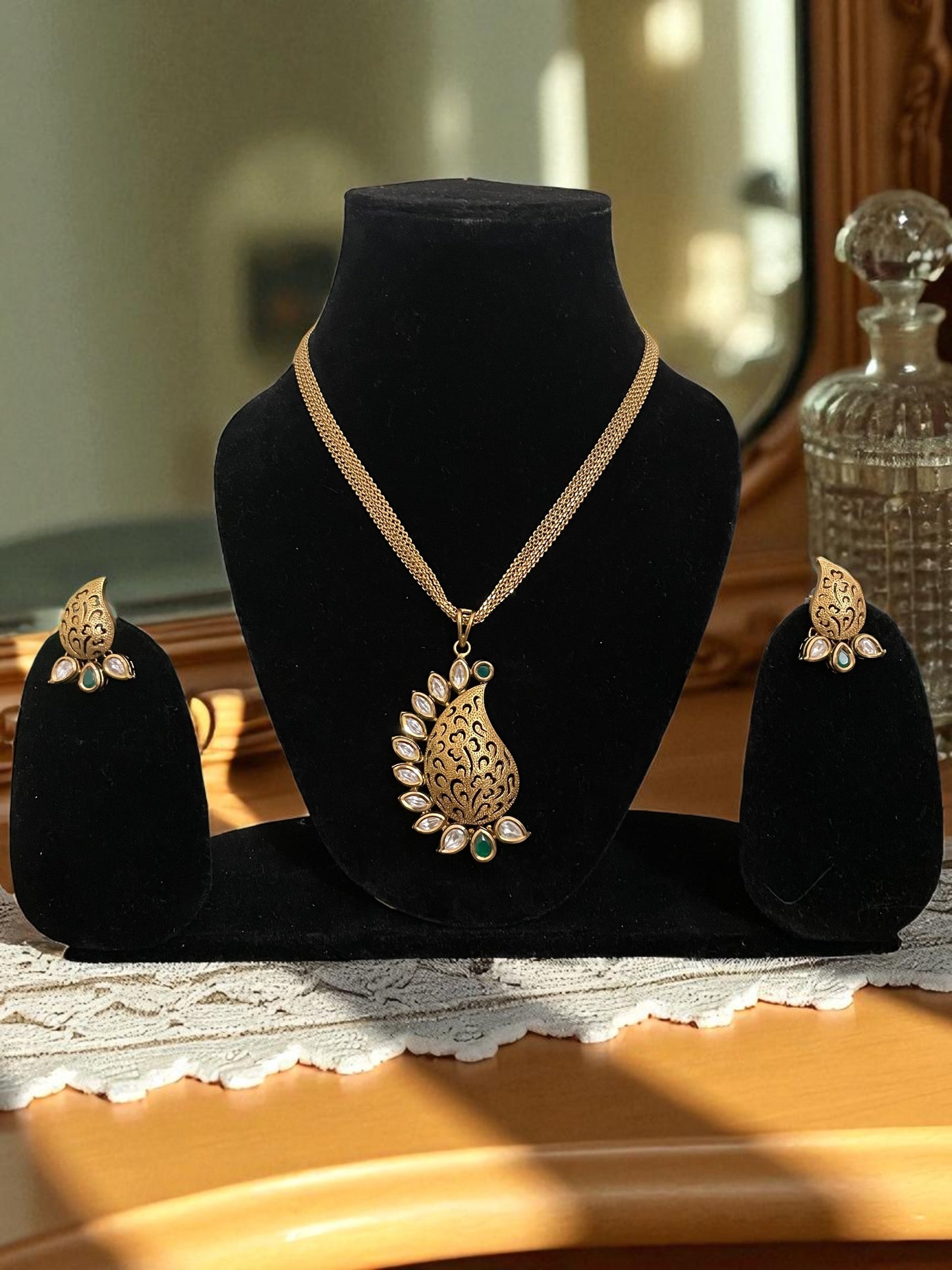 Antique Paisley Pendant Necklace Set