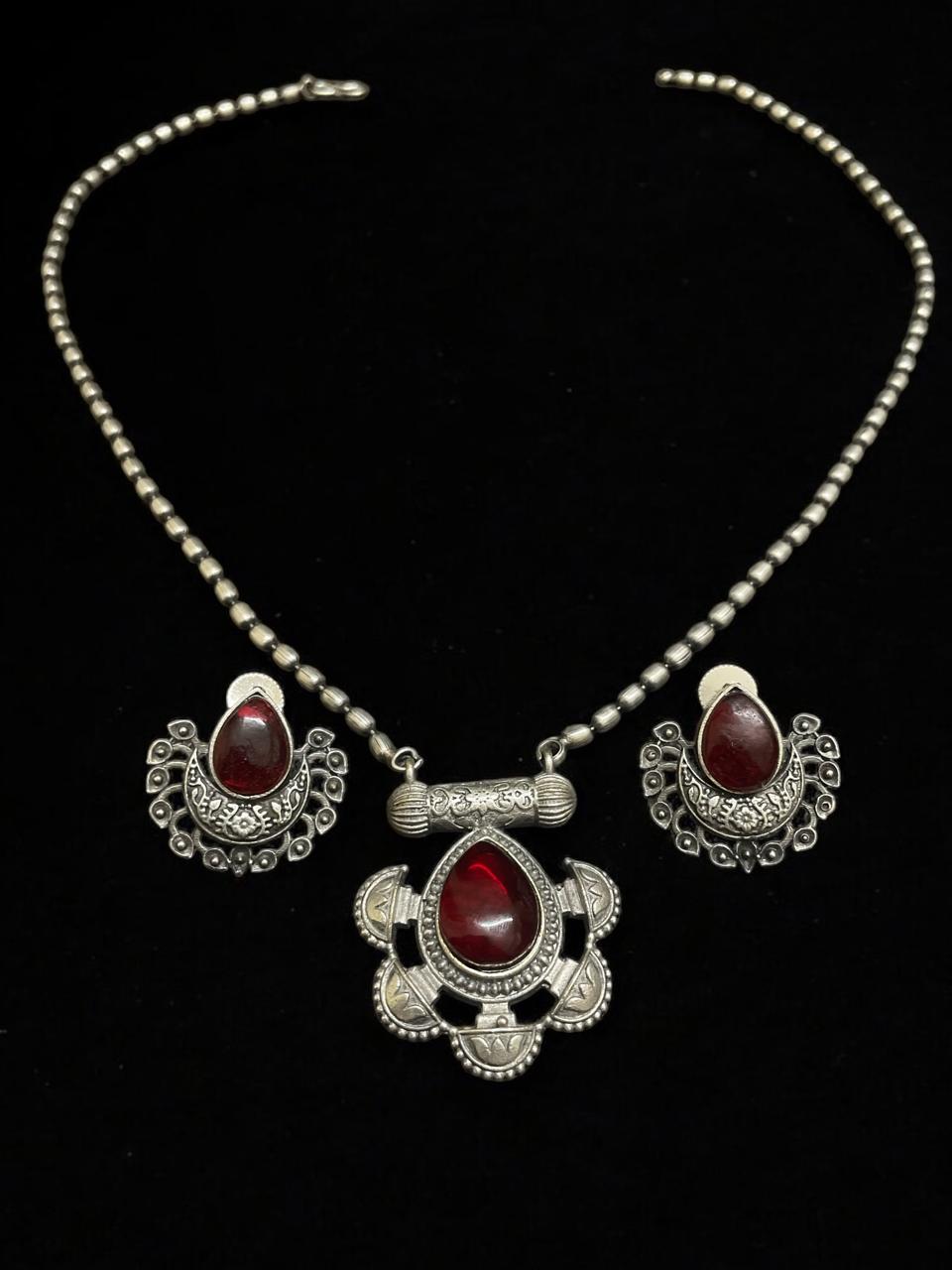 Vintage Red Stone Oxidised Necklace Set