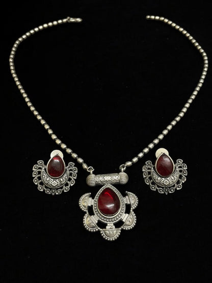 Vintage Red Stone Oxidised Necklace Set