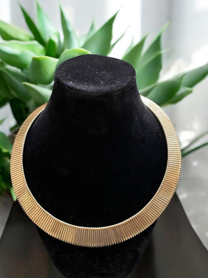 Bold Radiance Textured Hasli Necklace