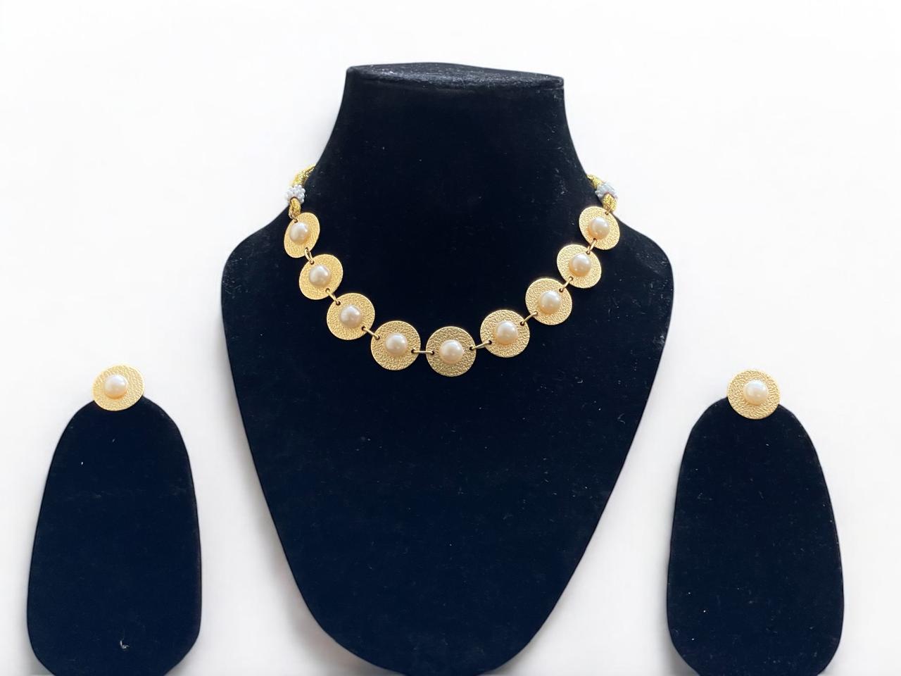Classic Pearl Coin Set