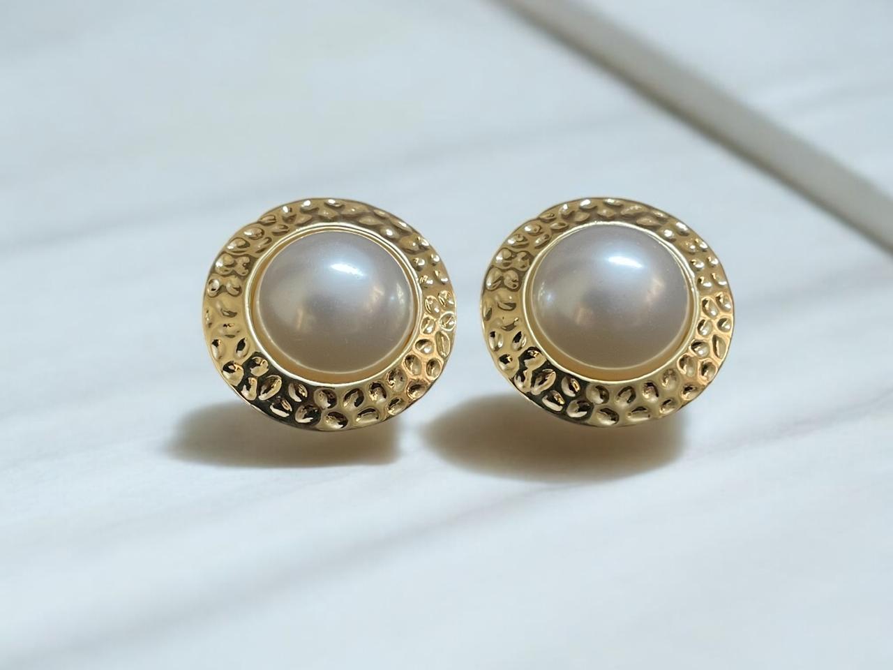 Luxe Pearl Studs