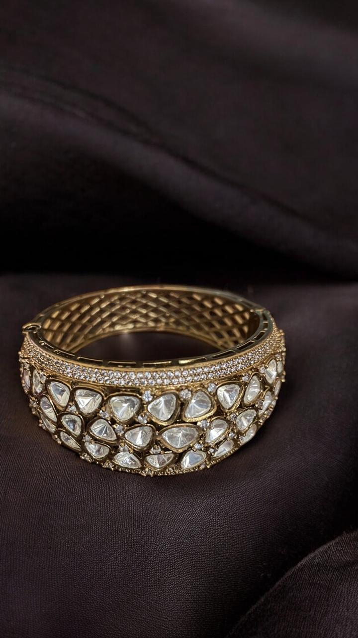 Majestic Polki Cluster Kada