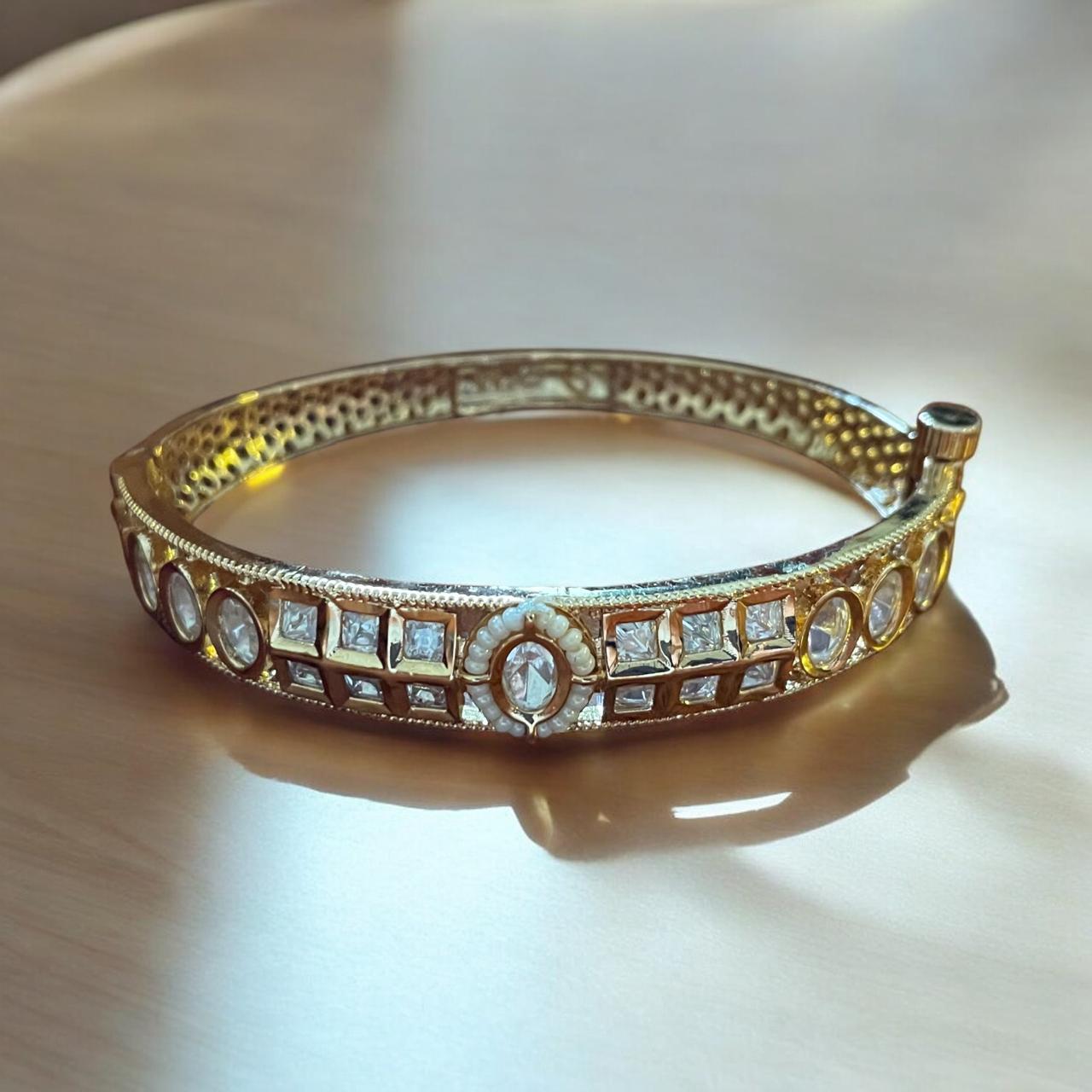 Antique Oval Stone-Studded Bracelet