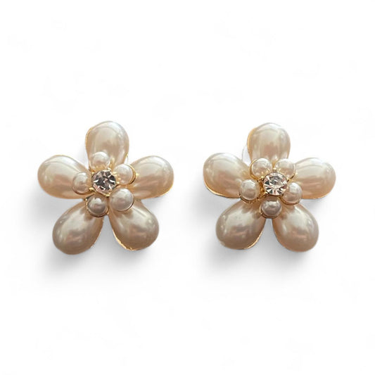 Elegant Pearl Flower Stud Earrings