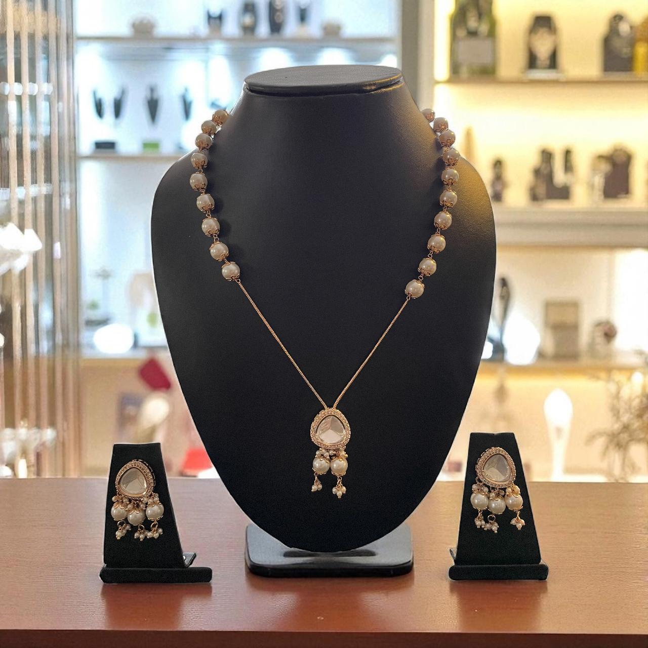 Pearl & Kundan Pendant Necklace with Earrings