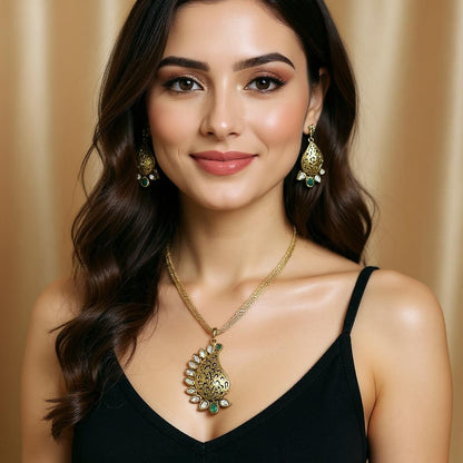 Antique Paisley Pendant Necklace Set